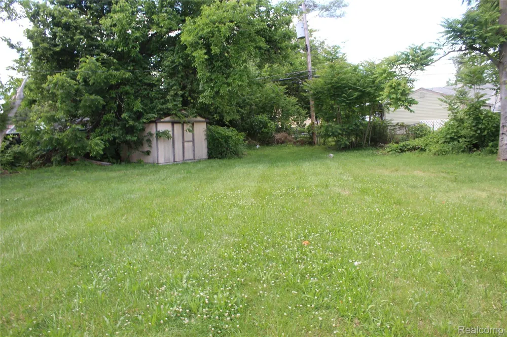 25974 Powers Avenue Dearborn Heights City, MI 48125