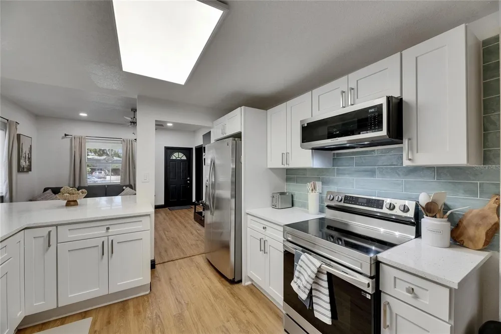 1009 E COLUMBUS DRIVE Tampa, FL 33605
