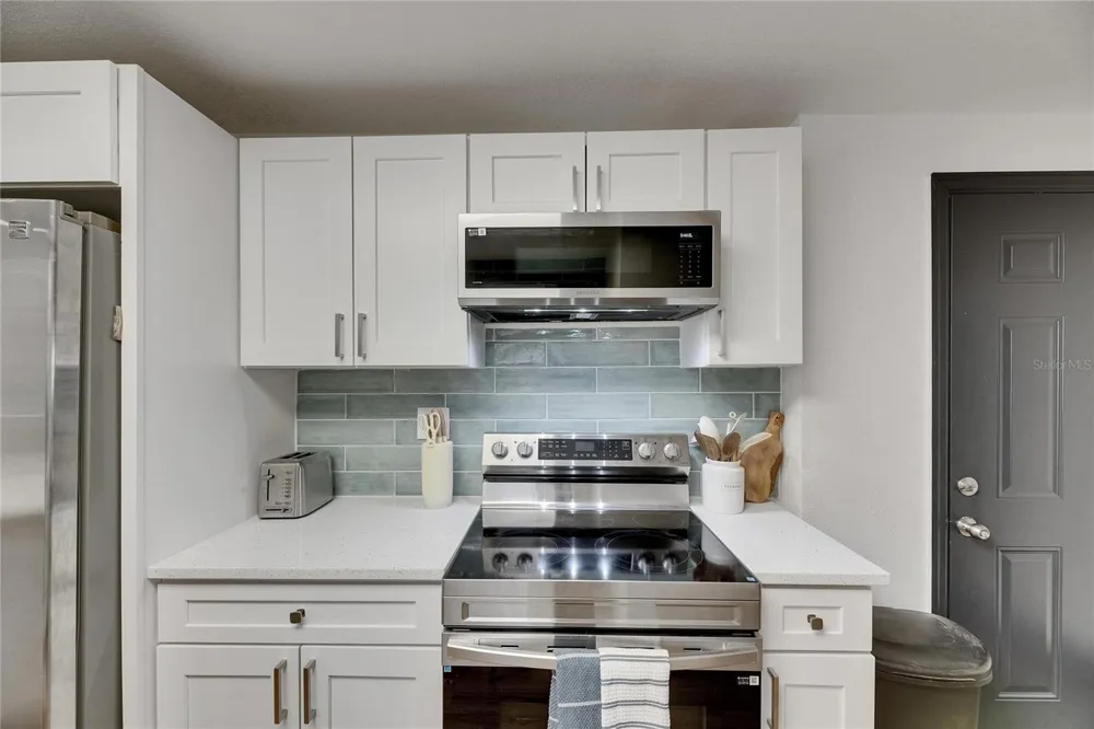 1009 E COLUMBUS DRIVE Tampa, FL 33605