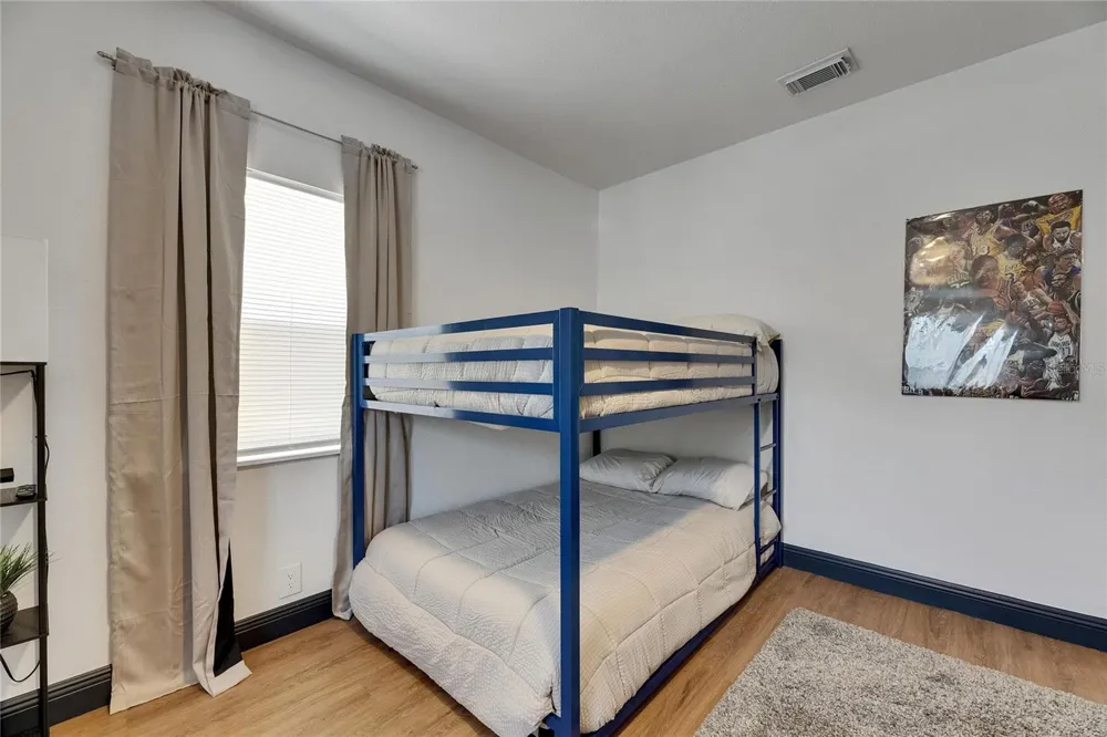 1009 E COLUMBUS DRIVE Tampa, FL 33605