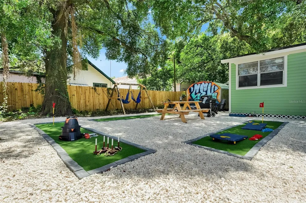 1009 E COLUMBUS DRIVE Tampa, FL 33605