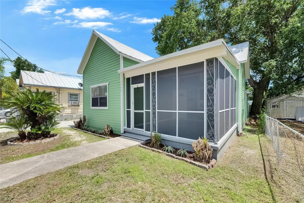 1009 E COLUMBUS DRIVE Tampa, FL 33605