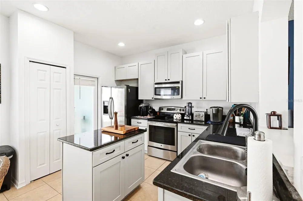 528 RAINBOW SPRINGS LOOP Groveland, FL 34736
