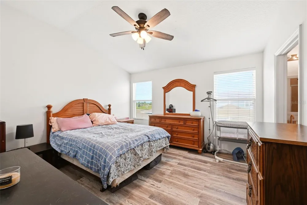 528 RAINBOW SPRINGS LOOP Groveland, FL 34736