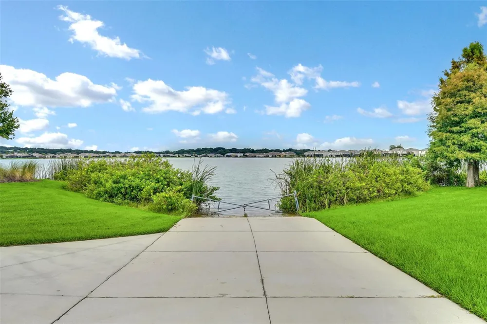 528 RAINBOW SPRINGS LOOP Groveland, FL 34736