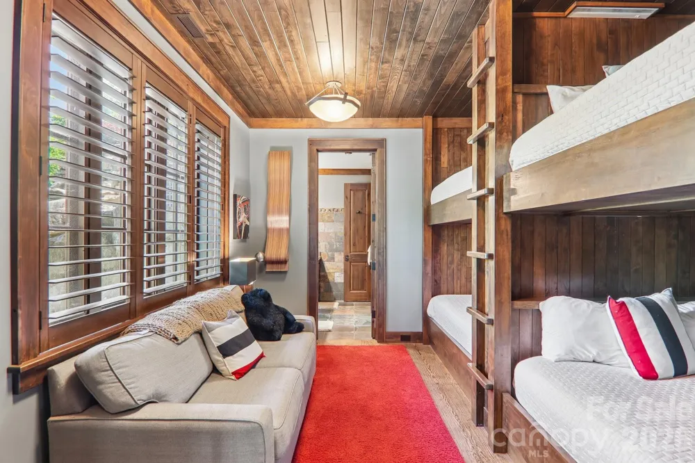 410 Lakewood Drive Bryson City, NC 28713