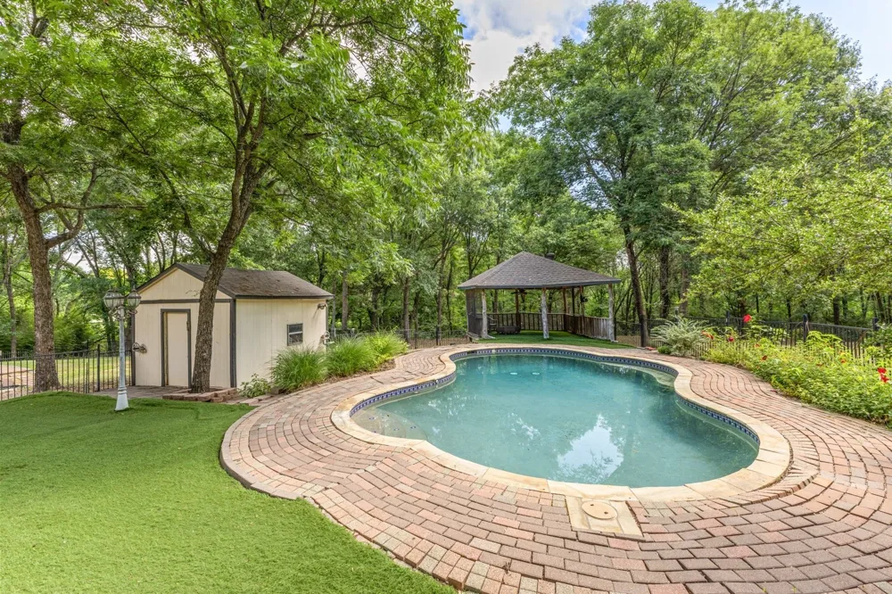 5320 Hidden Court Garland, TX 75043