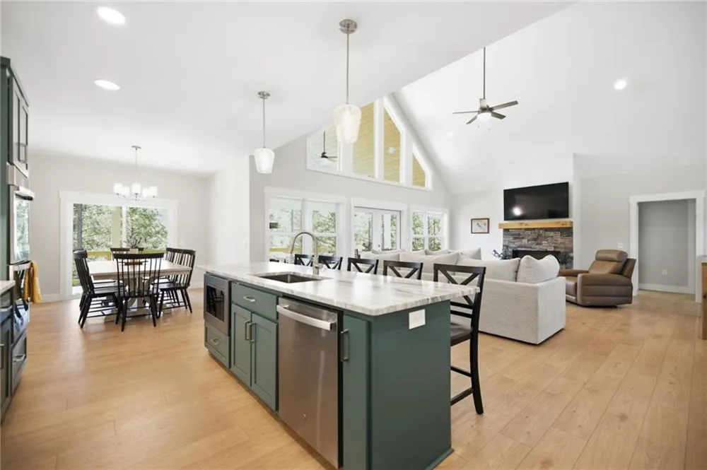 511 Sandy Lake Lane Blairsville, GA 30512