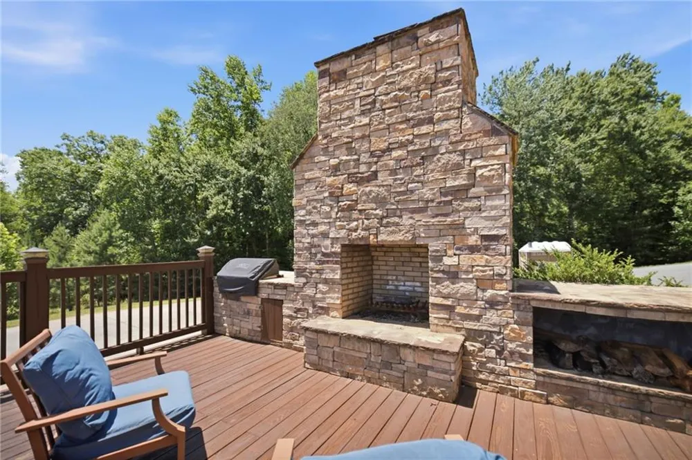 511 Sandy Lake Lane Blairsville, GA 30512