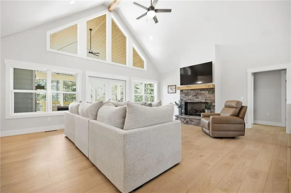 511 Sandy Lake Lane Blairsville, GA 30512