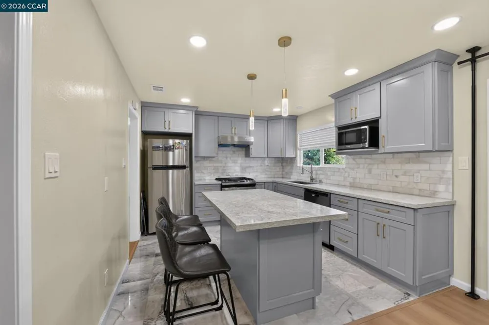 1325 Belfair Dr Pinole, CA 94564