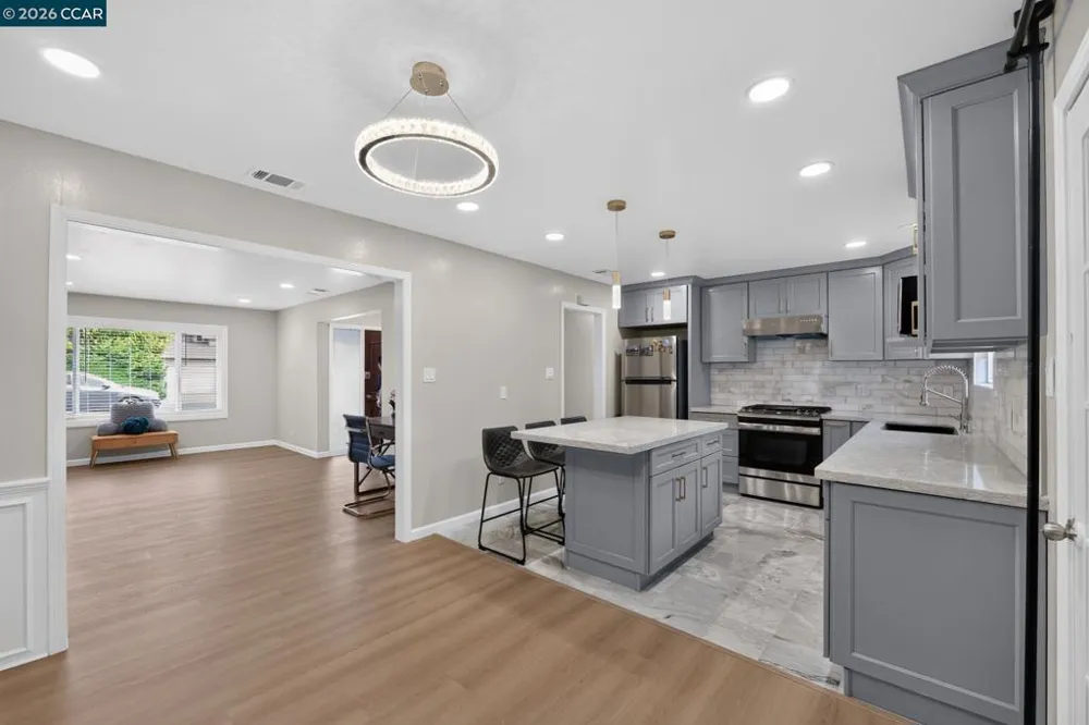 1325 Belfair Dr Pinole, CA 94564