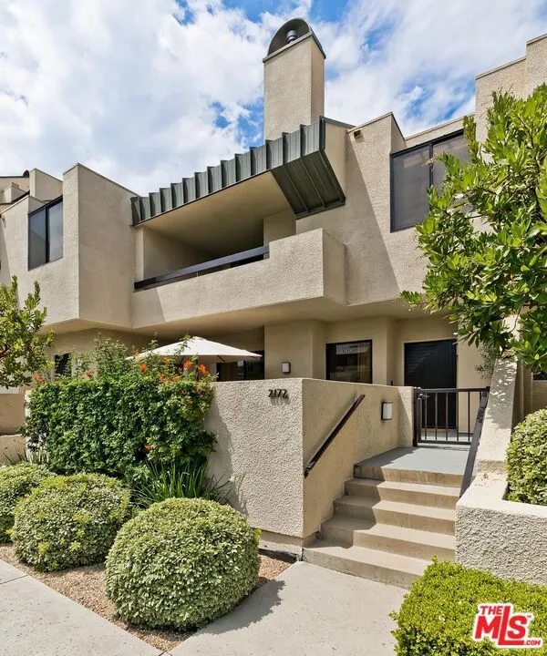 2172 Century Los Angeles, CA 90067