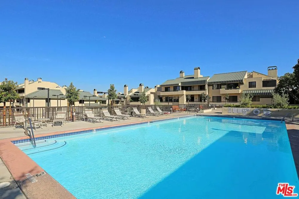 2172 Century Los Angeles, CA 90067