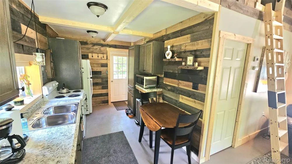 9110 W Gaylanta Drive Vienna Township, MI 49709