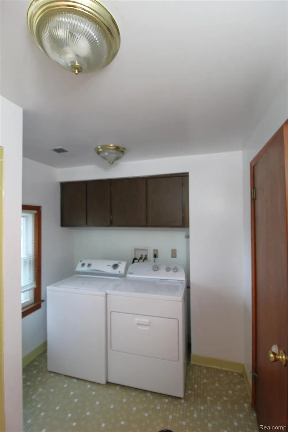 251 Saint Joseph Avenue Trenton City, MI 48183