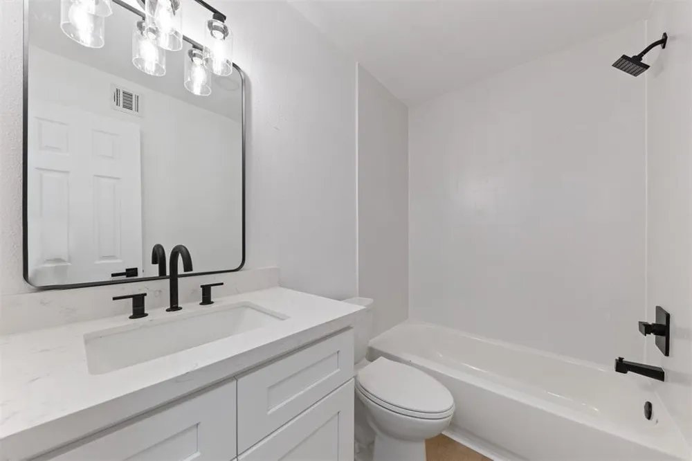 815 Lyle West Avenue #C Cleveland, TX 77327