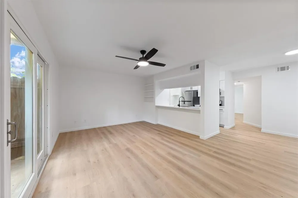 815 Lyle West Avenue #C Cleveland, TX 77327