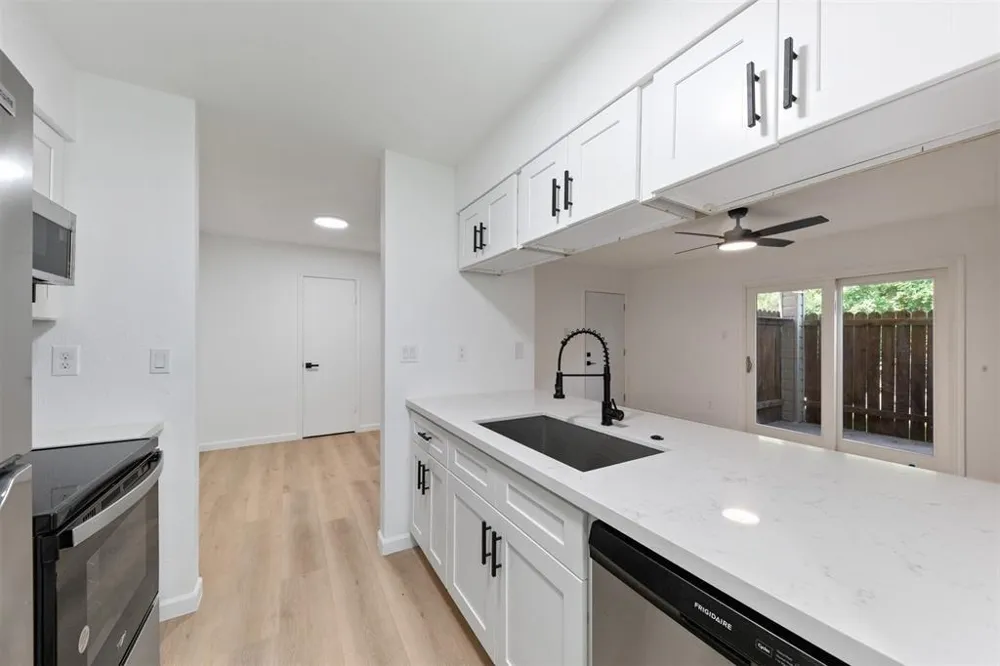 815 Lyle West Avenue #C Cleveland, TX 77327