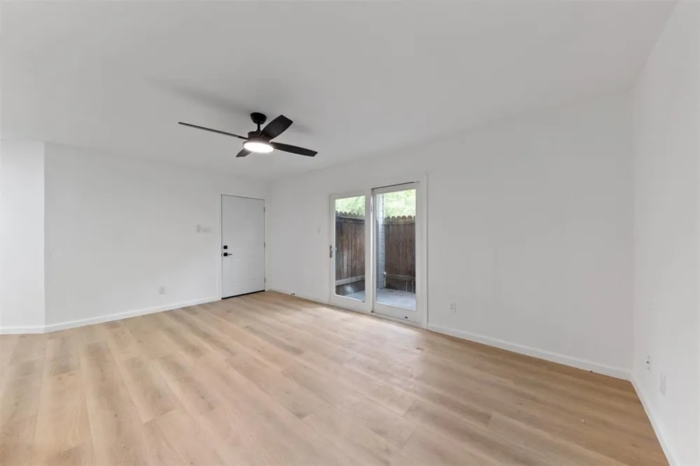 815 Lyle West Avenue #C Cleveland, TX 77327