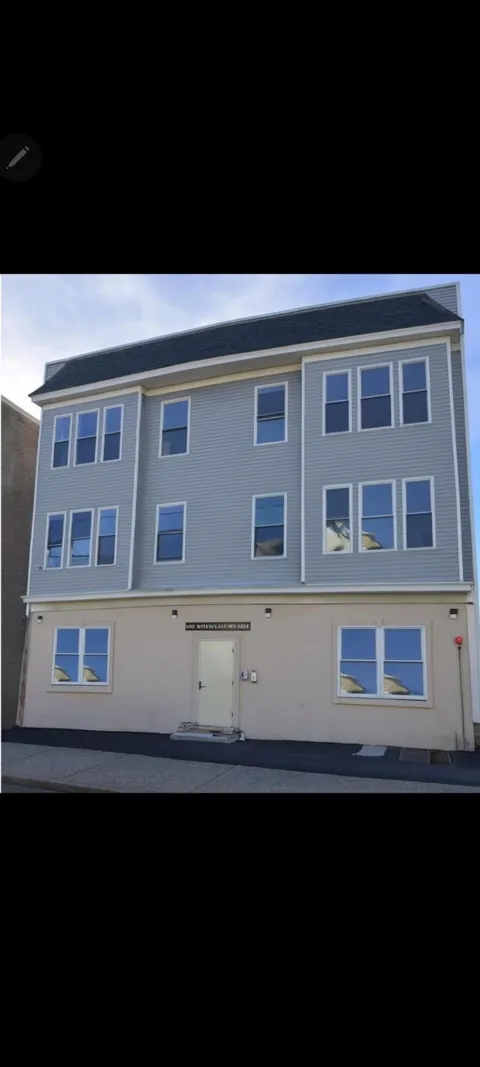 500 HAWTHORN AVE