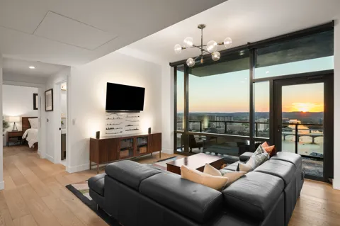 70 Rainey Street #1908