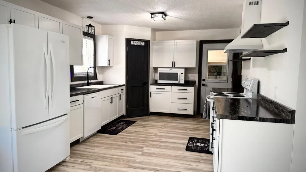 26 Oak Lane Pine Island, MN 55963