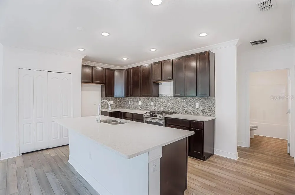 1927 TRAVELERS PALM DRIVE Edgewater, FL 32141