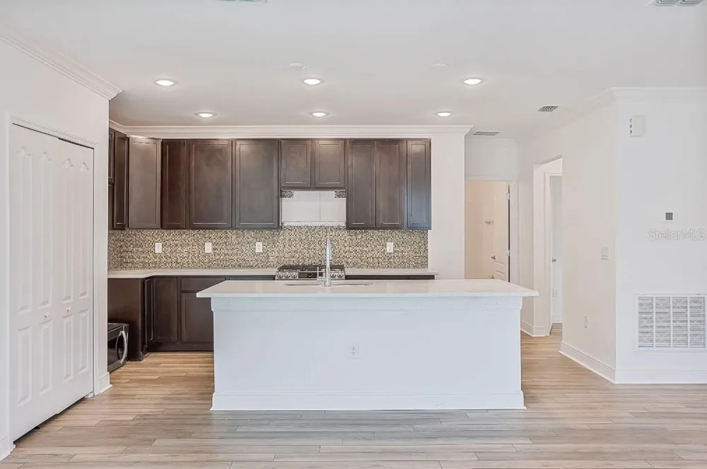 1927 TRAVELERS PALM DRIVE Edgewater, FL 32141