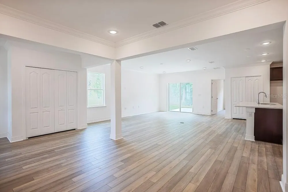 1927 TRAVELERS PALM DRIVE Edgewater, FL 32141