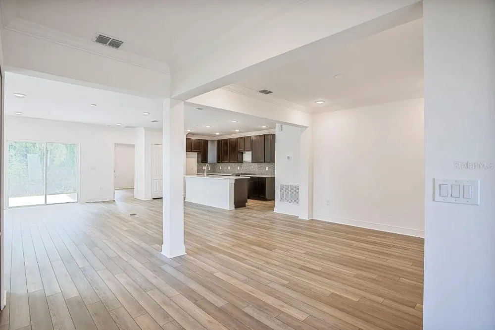 1927 TRAVELERS PALM DRIVE Edgewater, FL 32141