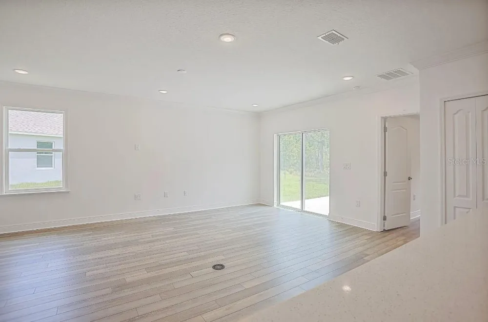 1927 TRAVELERS PALM DRIVE Edgewater, FL 32141