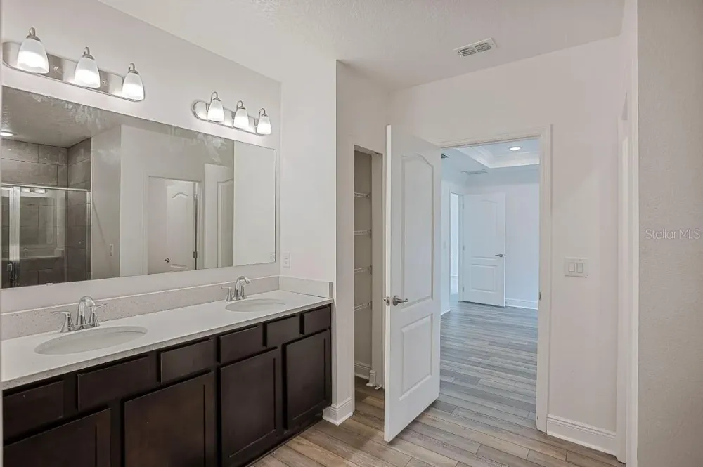 1927 TRAVELERS PALM DRIVE Edgewater, FL 32141