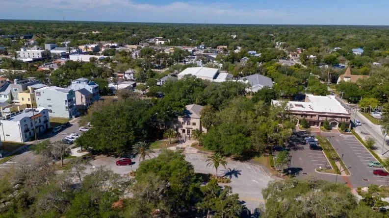 1927 TRAVELERS PALM DRIVE Edgewater, FL 32141