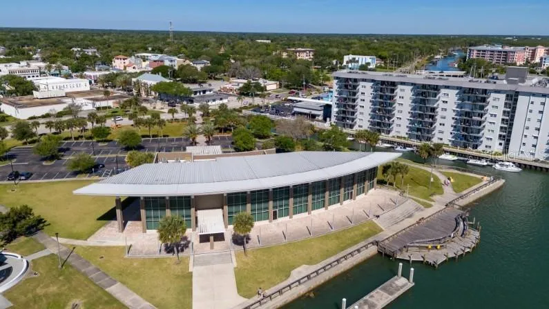 1927 TRAVELERS PALM DRIVE Edgewater, FL 32141