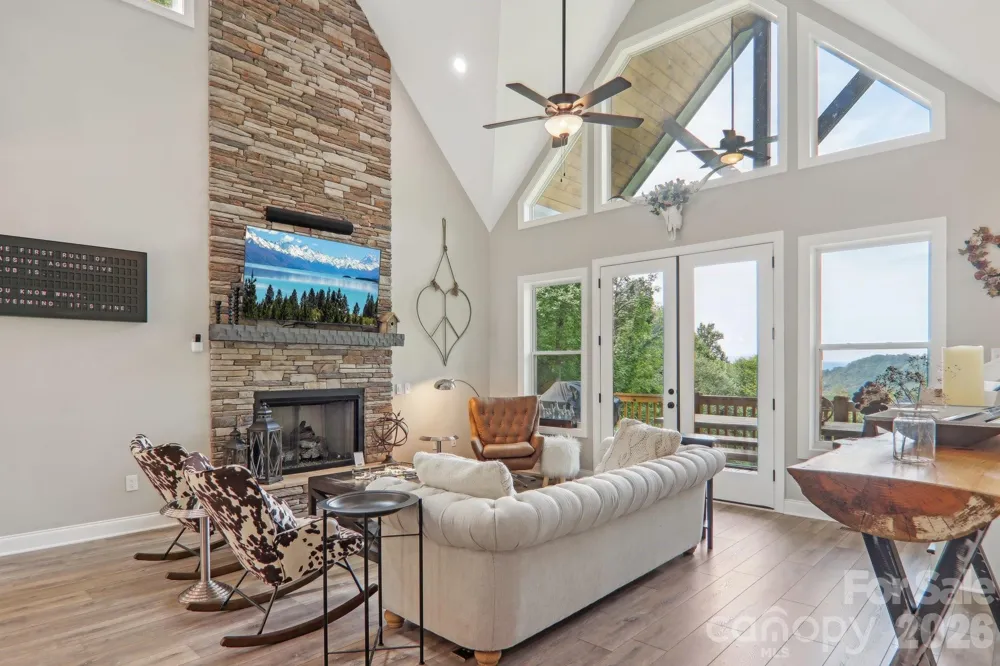1105 Falls View Drive Bryson City, NC 28713