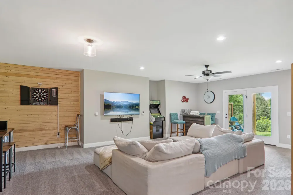 1105 Falls View Drive Bryson City, NC 28713