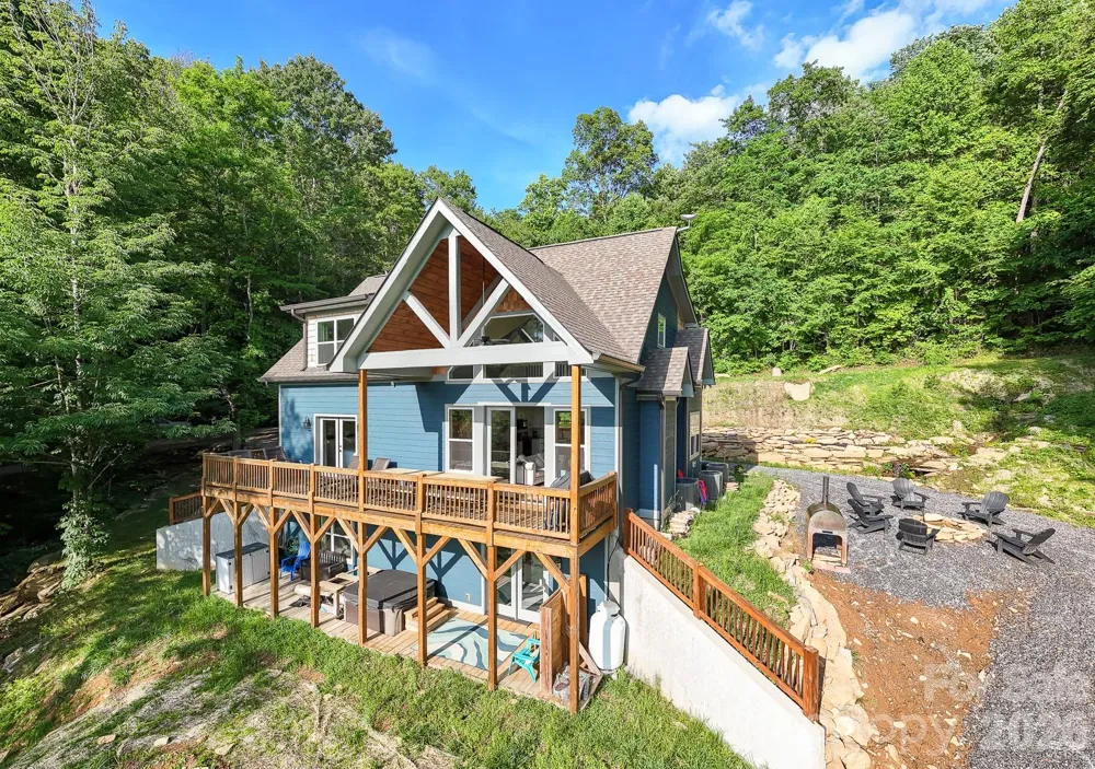 1105 Falls View Drive Bryson City, NC 28713