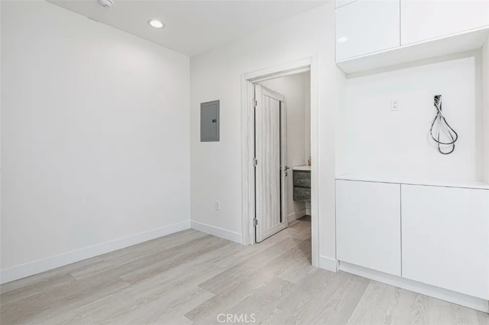 7446 Mammoth Avenue Van Nuys, CA 91405