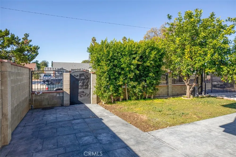 7446 Mammoth Avenue Van Nuys, CA 91405
