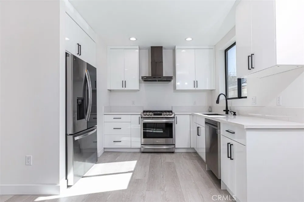 7446 Mammoth Avenue Van Nuys, CA 91405