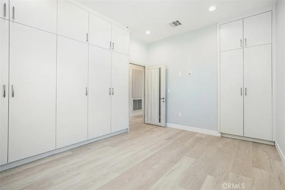 7446 Mammoth Avenue Van Nuys, CA 91405