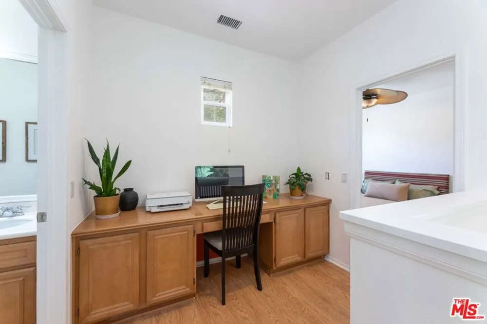 22 Moonridge Court Azusa, CA 91702