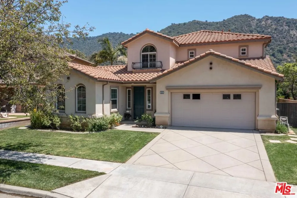 22 Moonridge Court Azusa, CA 91702
