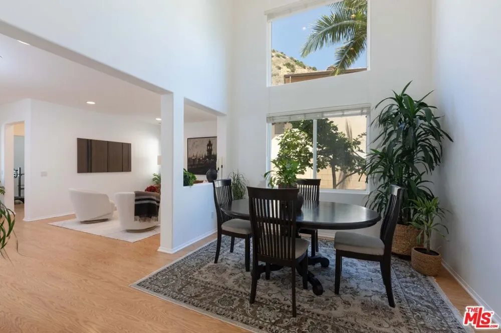 22 Moonridge Court Azusa, CA 91702