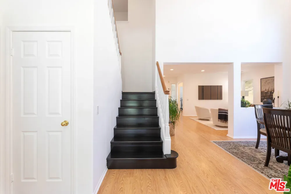 22 Moonridge Court Azusa, CA 91702