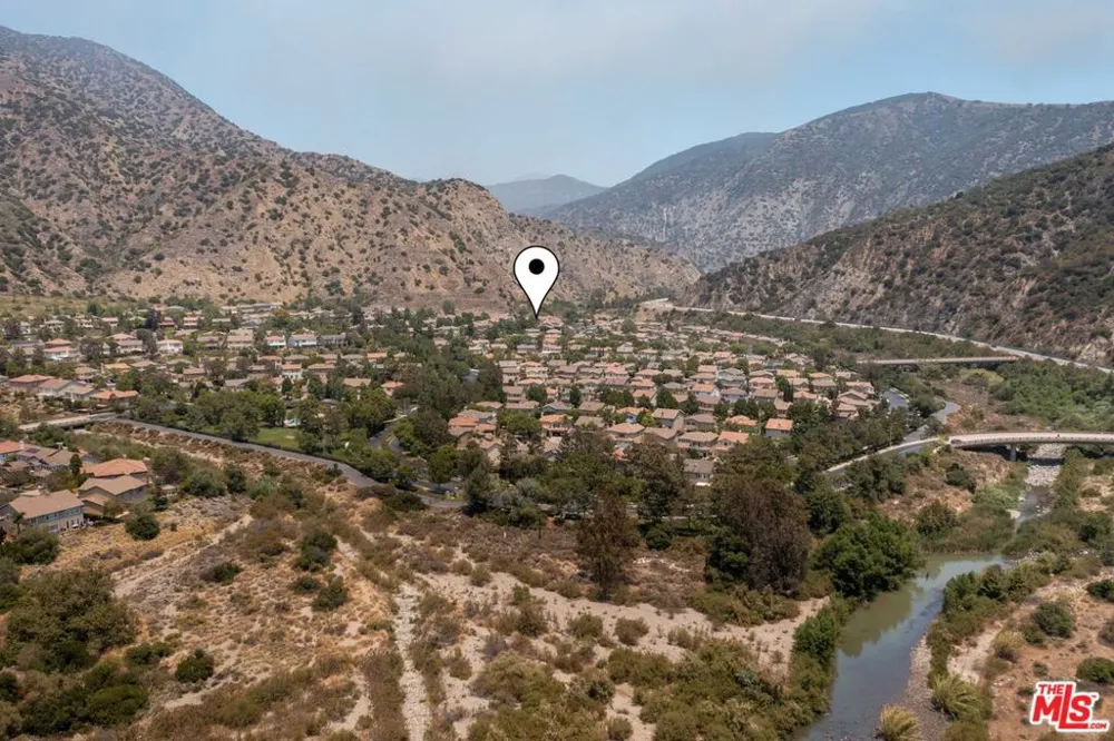 22 Moonridge Court Azusa, CA 91702