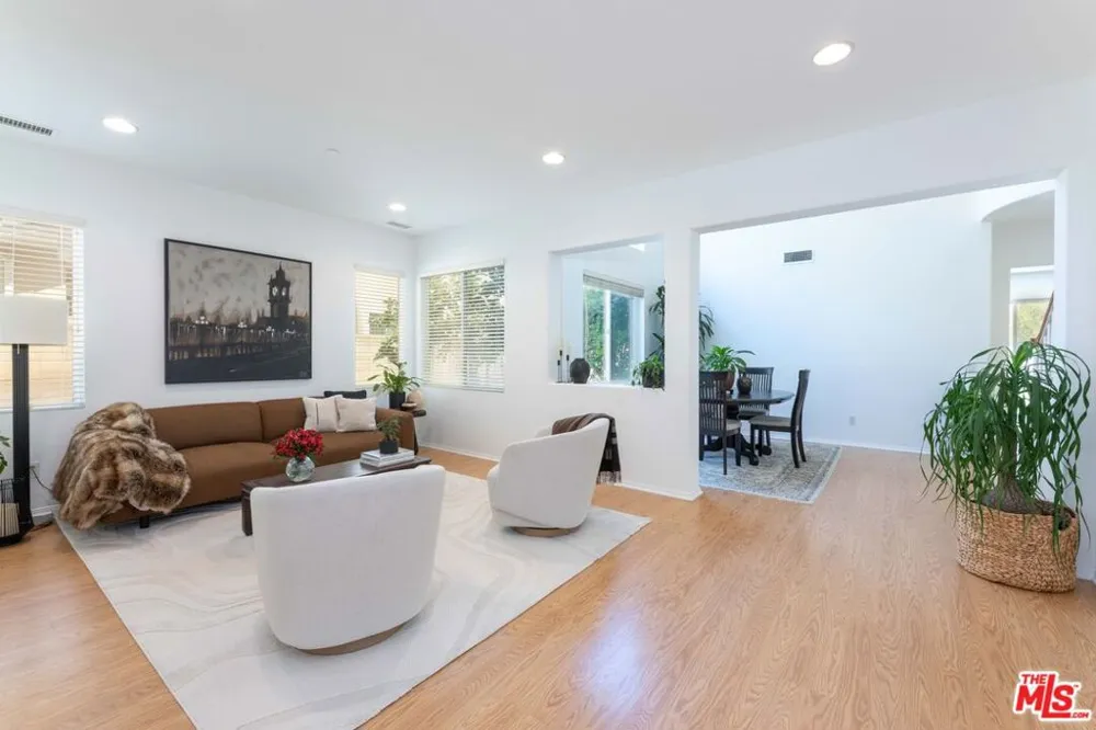22 Moonridge Court Azusa, CA 91702
