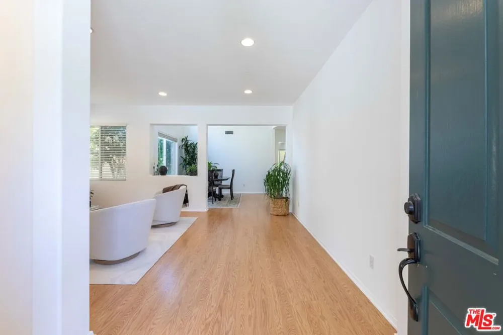 22 Moonridge Court Azusa, CA 91702
