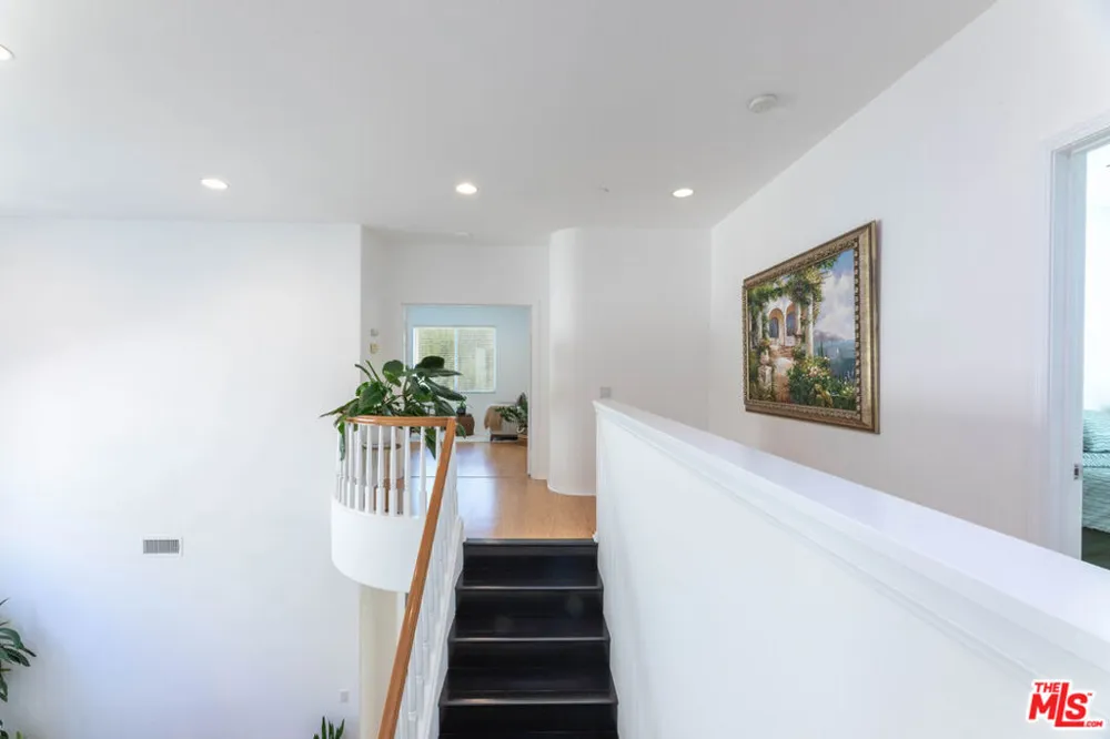22 Moonridge Court Azusa, CA 91702